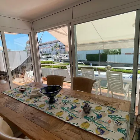 Blue Ocean Apartament *